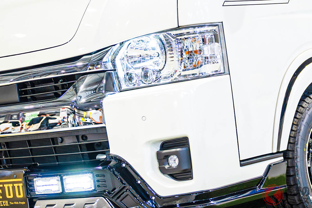 豪華すぎる10人乗りハイエース!