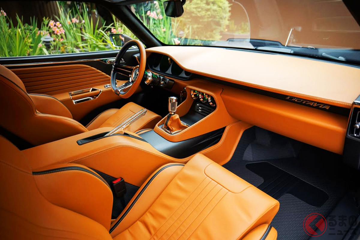 レザーをふんだんに使用した豪華内装がカッコイイ!