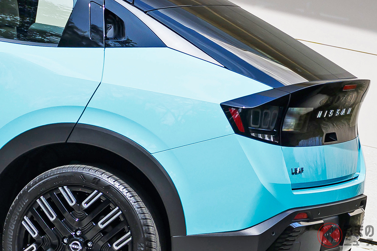 精悍「クーペスタイル」もカッコいい！ 3代目のニッサン新型「リーフ」はどんなクルマ!?