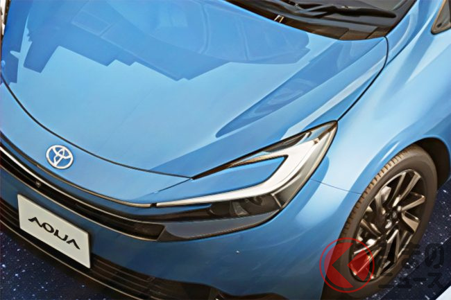 トヨタ新型「アクア」発表に大反響！ 顔面刷新した