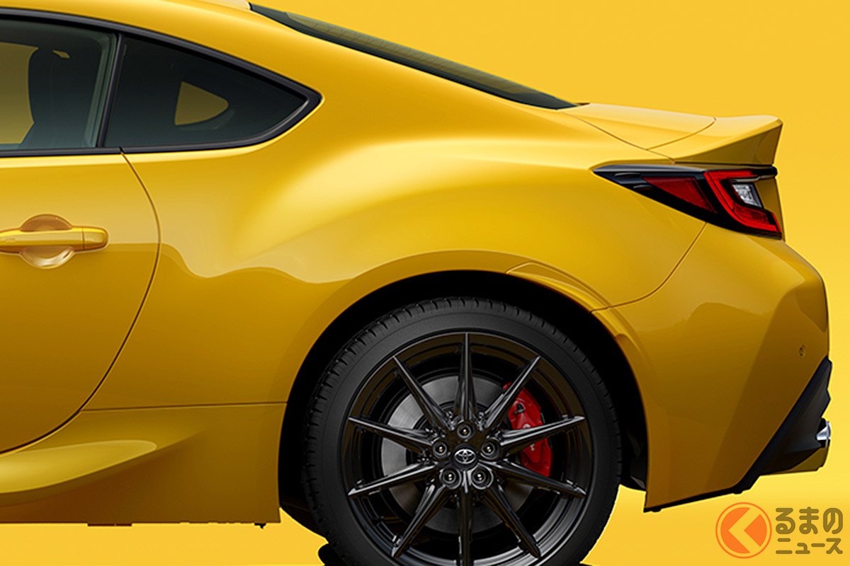 トヨタ新「“4人乗り”小型FRスポーツカー」発表!