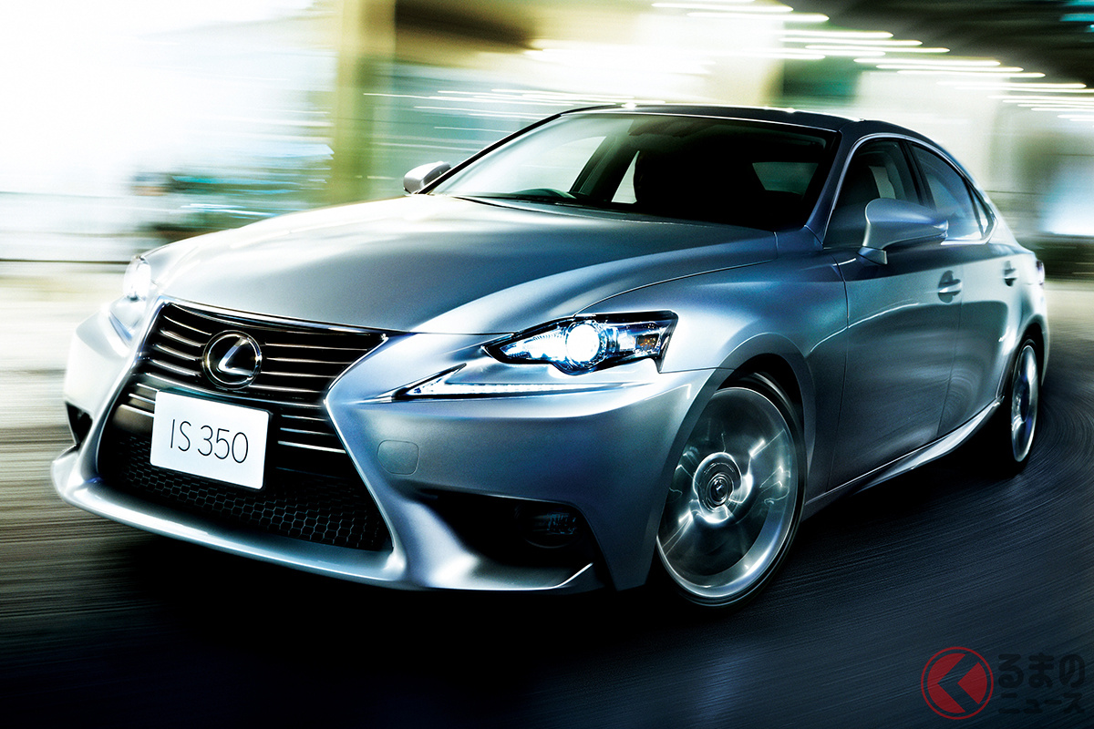 2012年デビュー当時のレクサス「IS」は今よりもアグレッシブで有機的なスタイリングが特徴だった