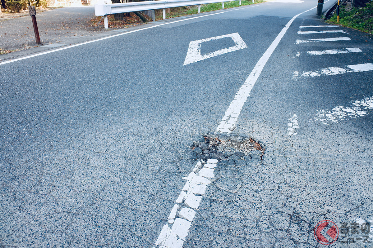 道路に穴があったらどうしたらいいですか?(画像はイメージ/フォトAC)