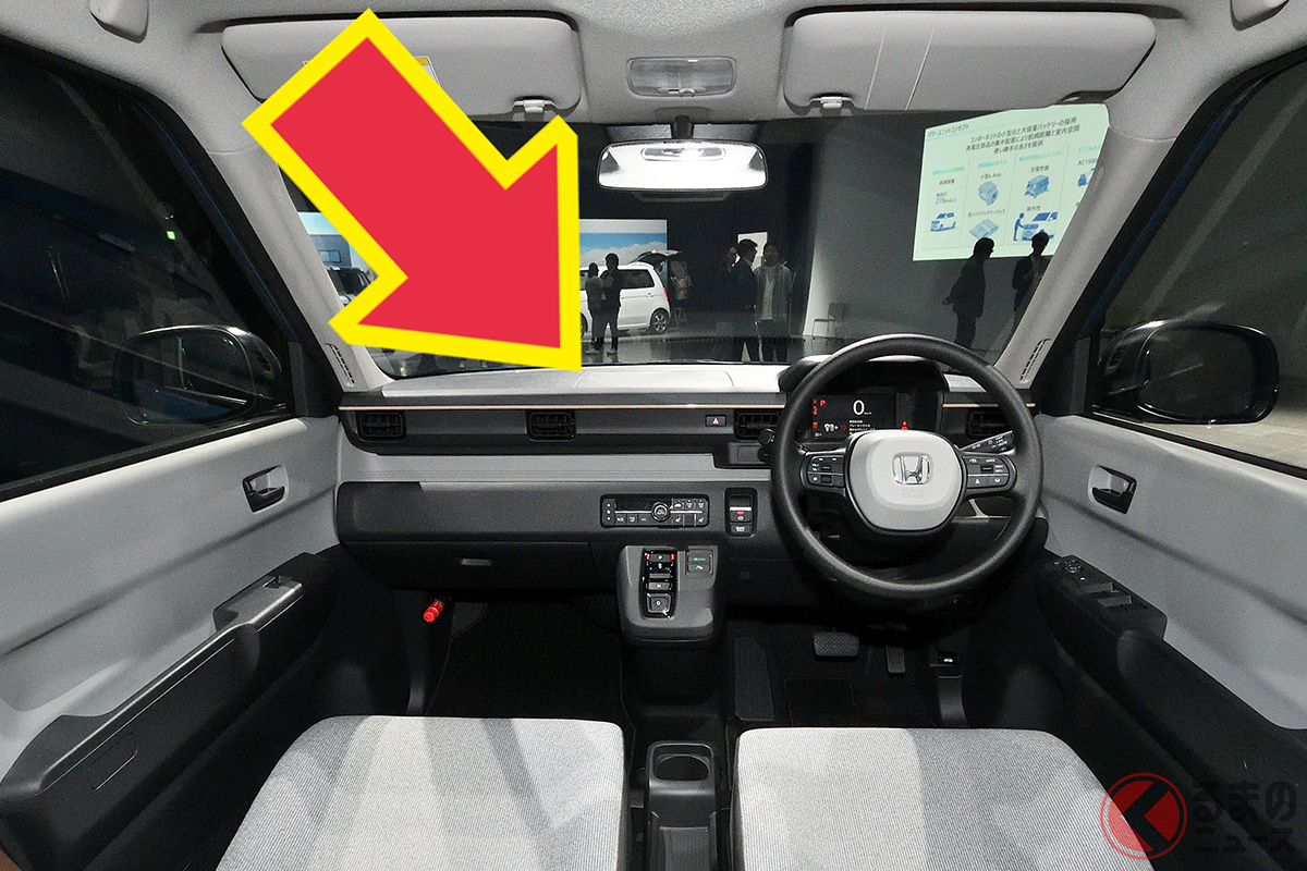 今ドキまさかのナビ無し内装採用!