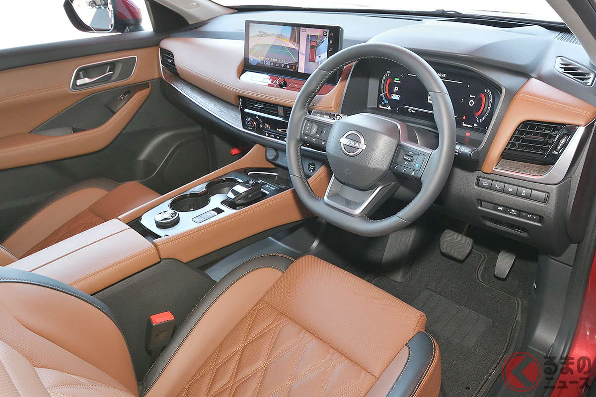 マイチェンした日産「エクストレイル」(オプションのブラウン内装)