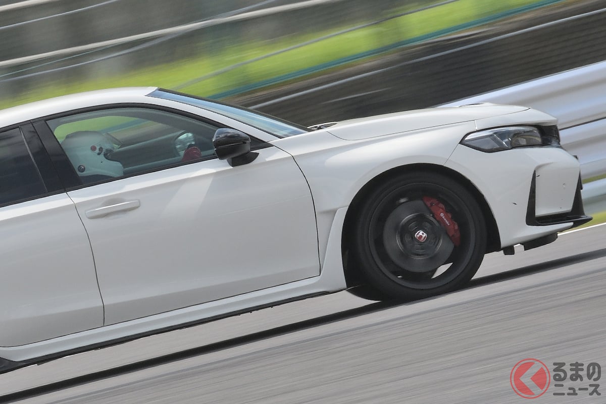 ホンダの4人乗りスポーツカー「シビックタイプR」