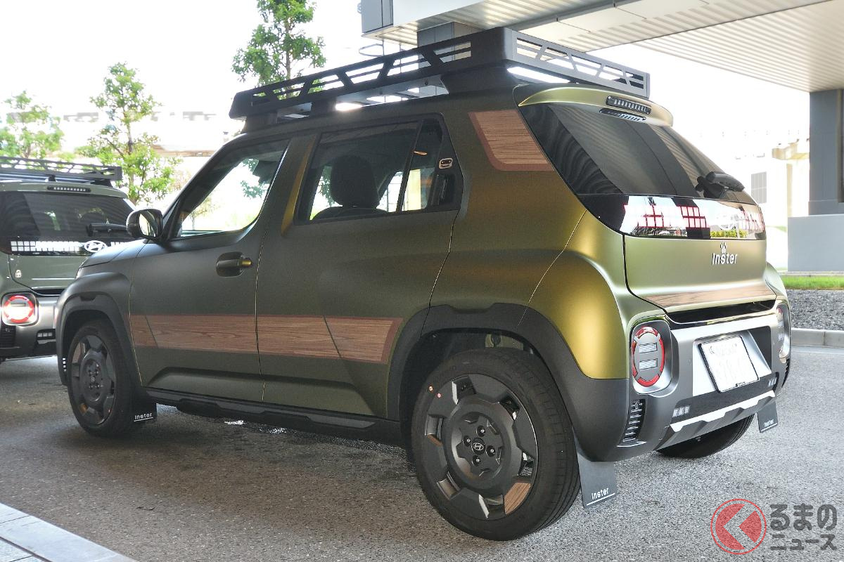 ヒョンデ「インスタークロス」には純正アクセサリーも展開されており、より個性を楽しむことができる（画像：純正アクセサリー装備車）