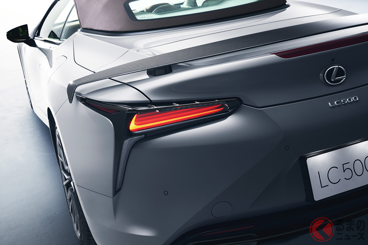 2025年8月4日に5リッターV型8気筒エンジンを搭載するLC500、LC500コンバーチブルの特別仕様車として「“PINNACLE”」が登場