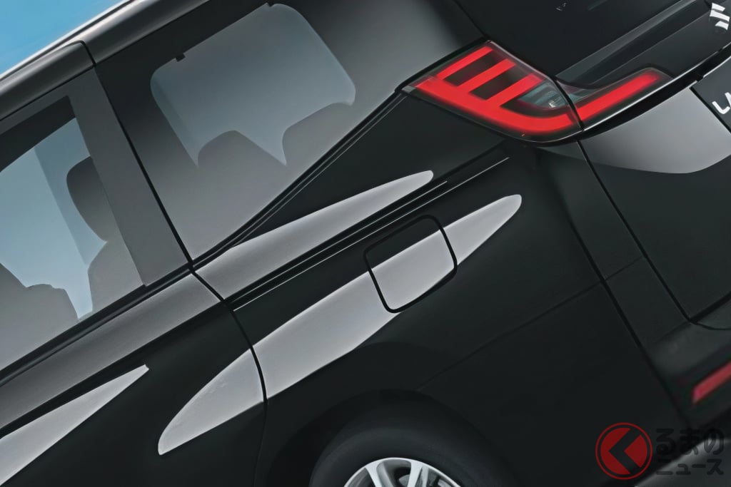 スズキの進化した“8人乗り”ミニバン、最安モデルの気になる仕様とは?