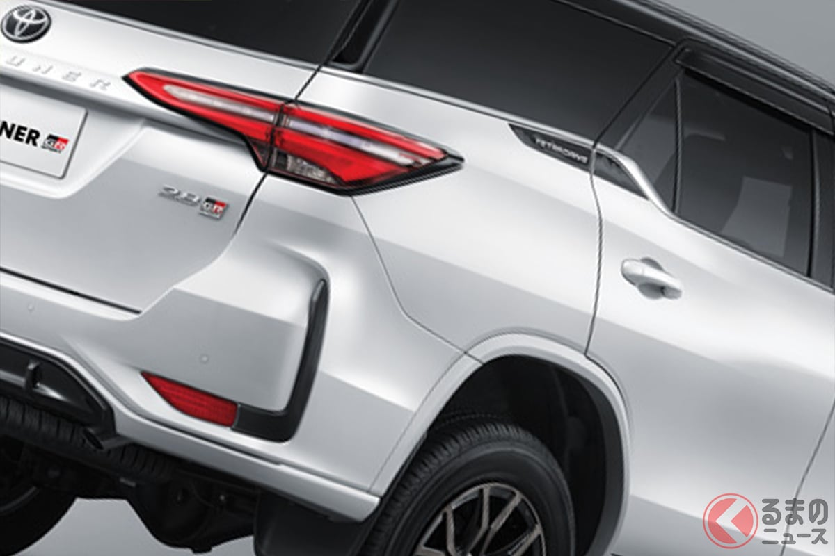 後ろはカムリっぽい!? ハリアー風の顔を持つ7人乗りSUVの仕様とは?