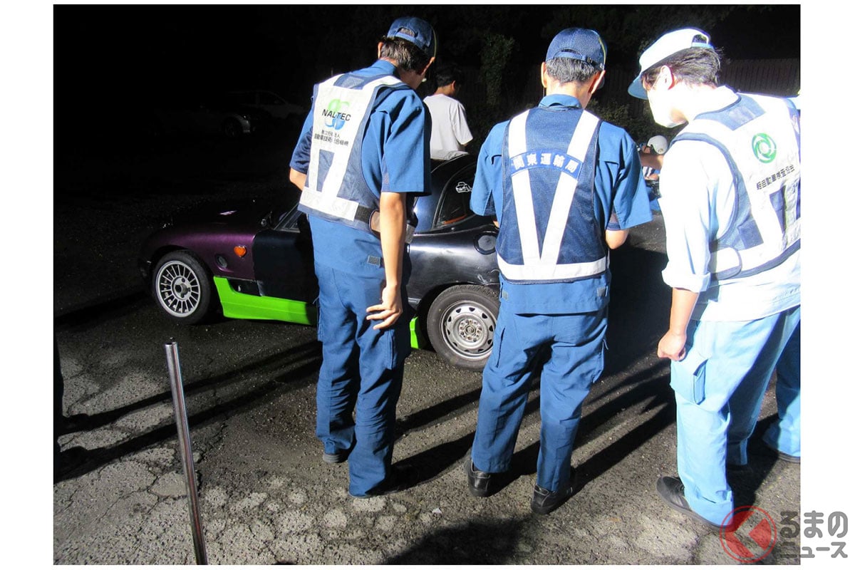 不正改造車の特別街頭検査の様子(画像:関東運輸局)