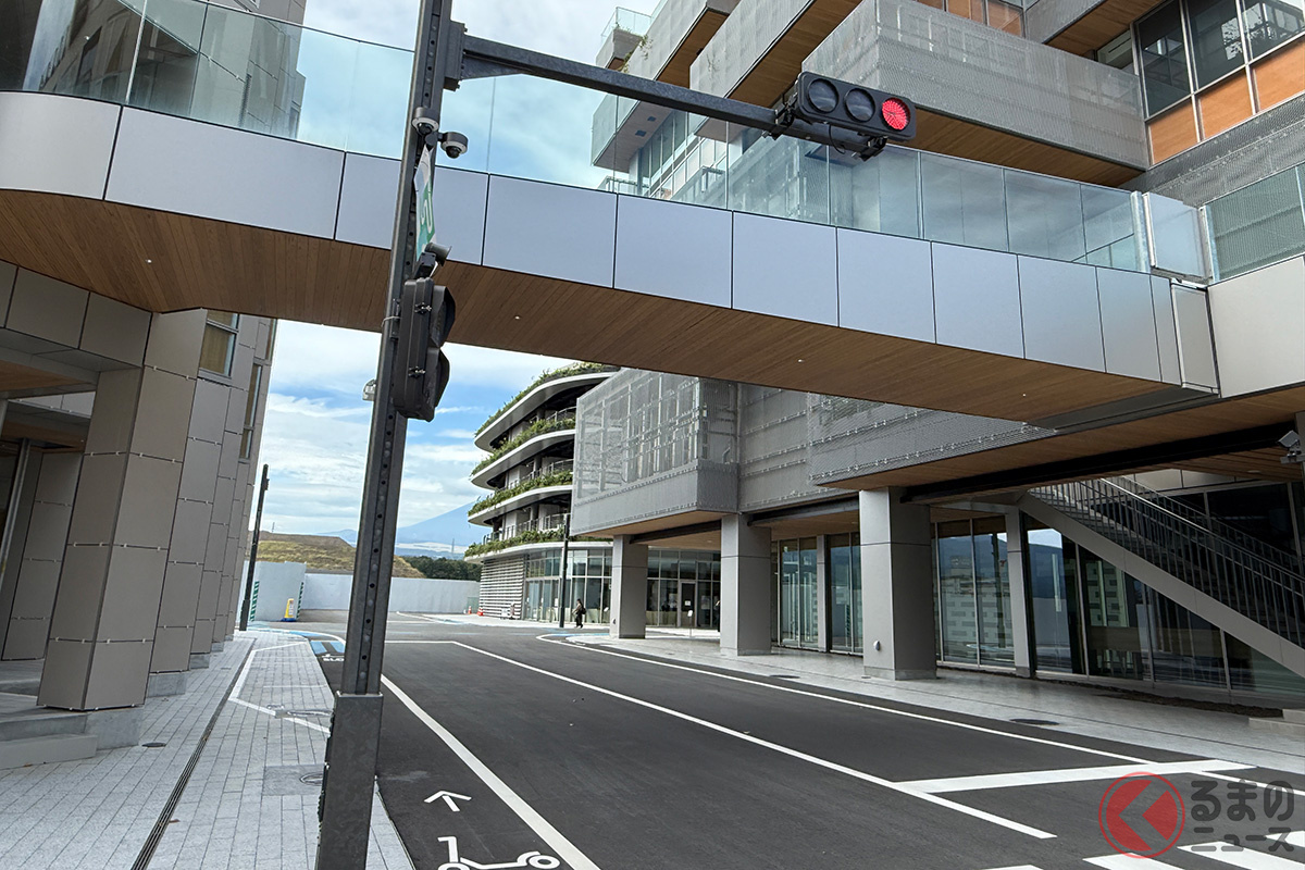 Woven Cityでは、ヒト・クルマ・社会インフラの三位一体で交通安全を目指す