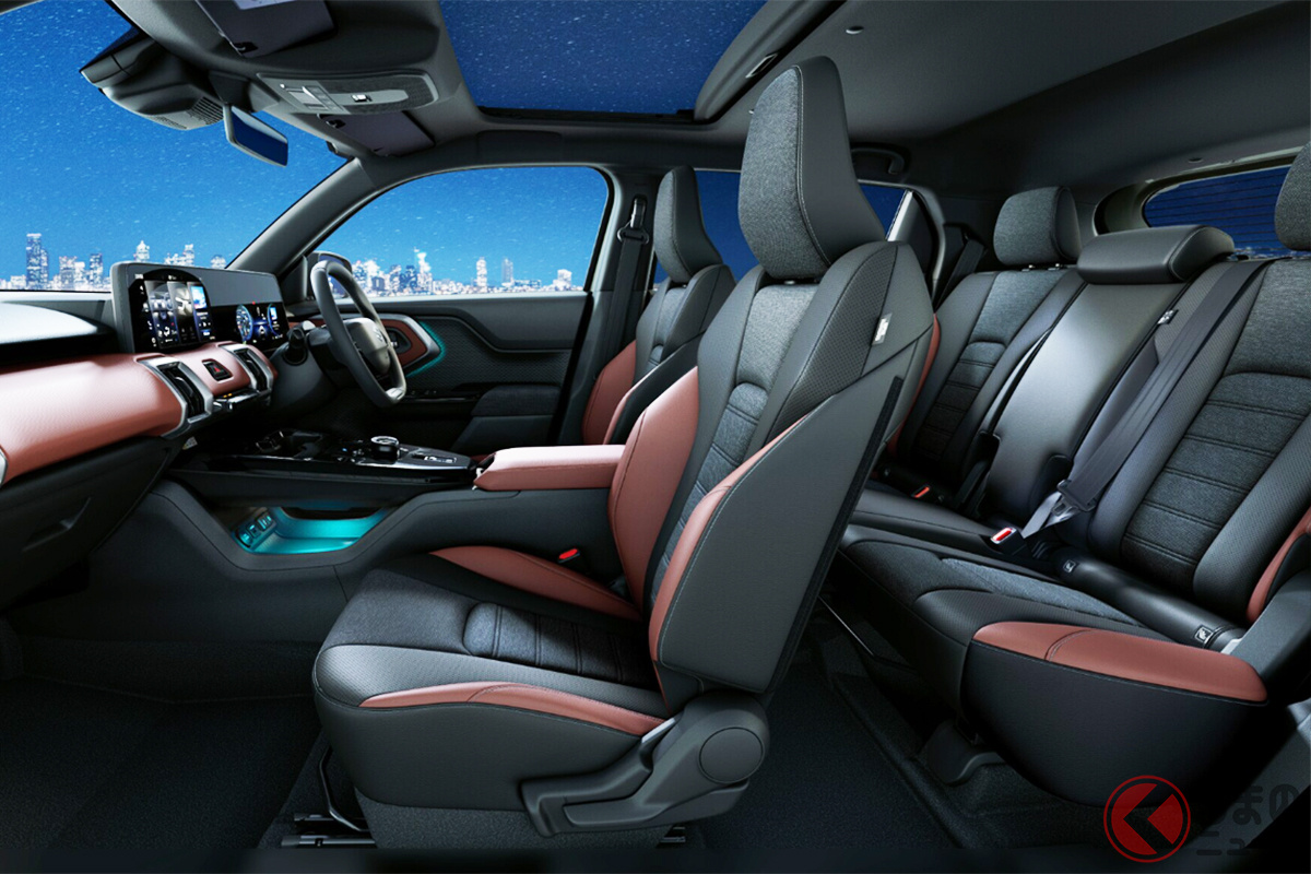 ツートンカラーの内装にガラスルーフも標準装備！ 最高級モデルの気になる仕様とは？