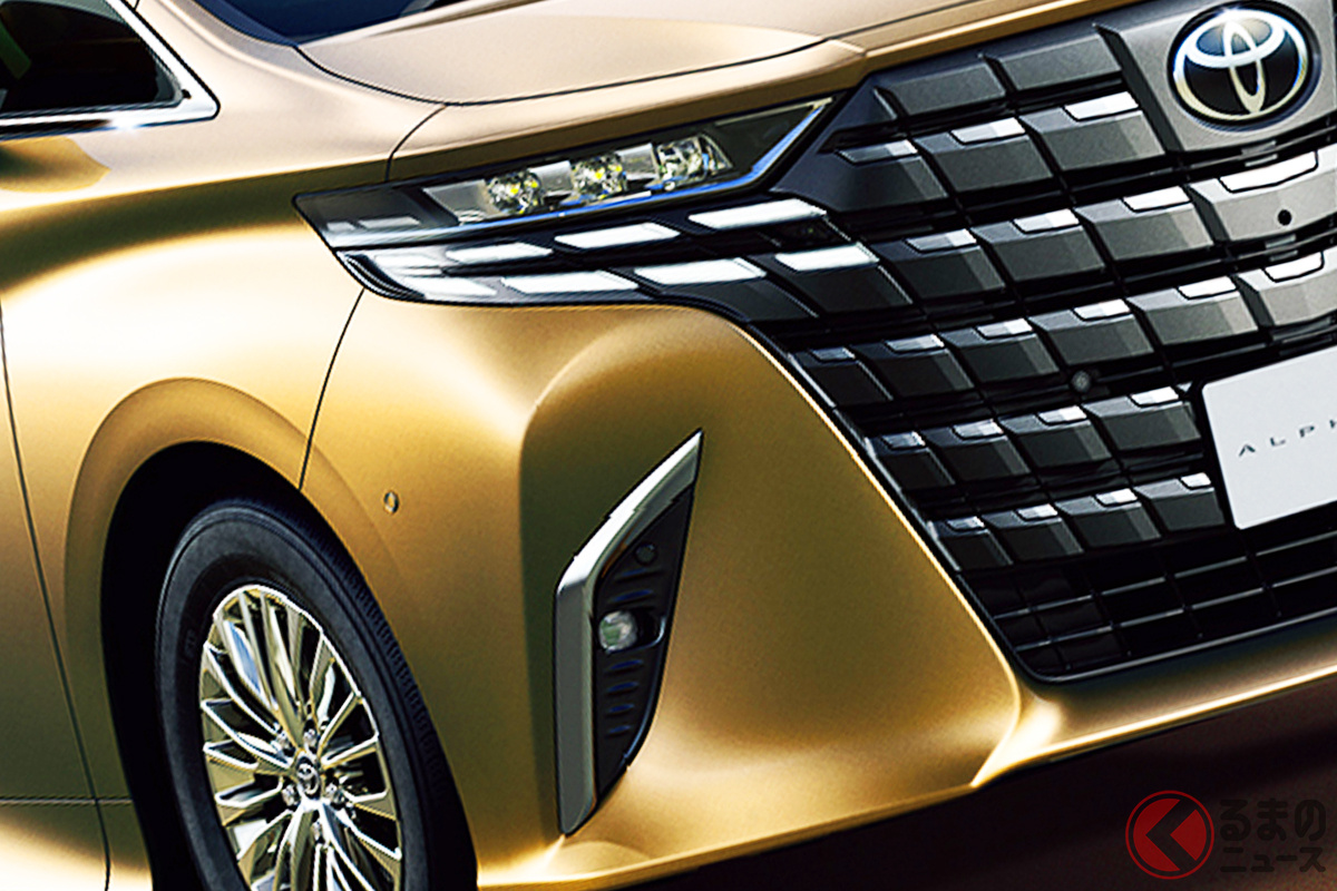 トヨタ「アルファード」をレトロ仕様に大変身! 昭和時代を彷彿とさせるコーディネートとは?