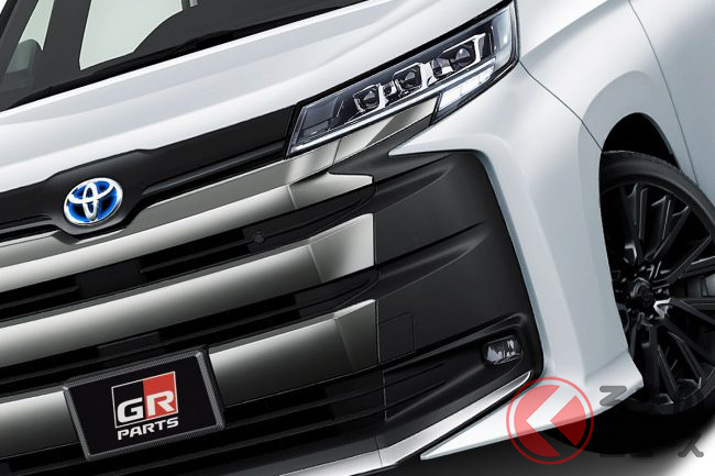 トヨタ「新ノア」登場！ スポーティな黒ホイール×走りを高めるドア