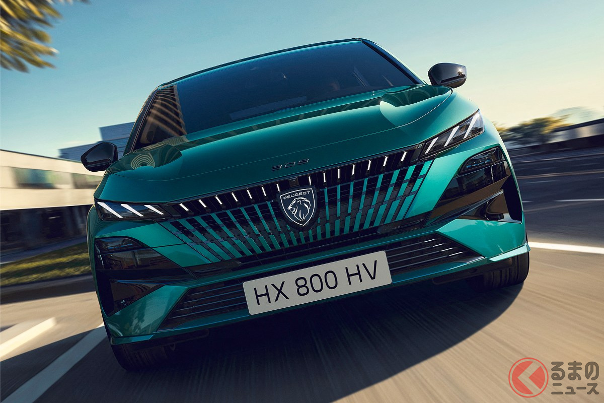 新しいフロントフェイスで進化を遂げたプジョー新型「308」