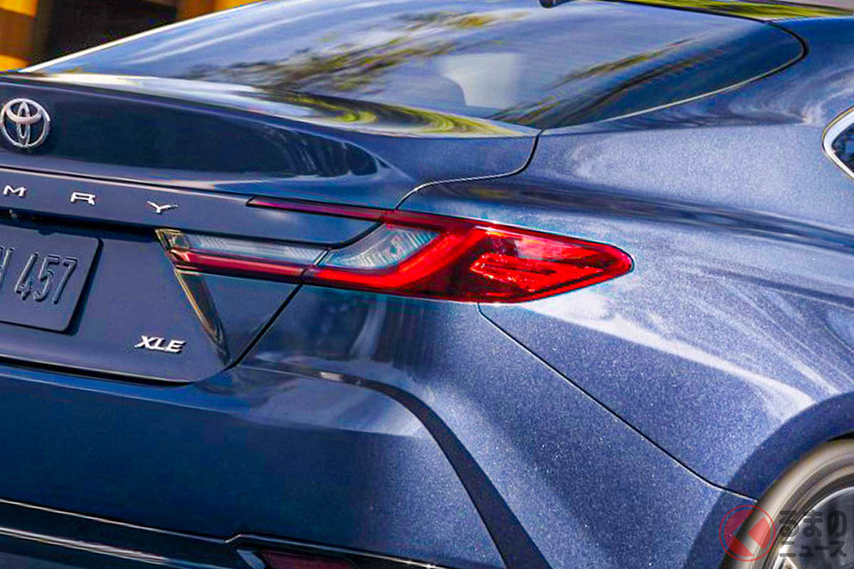 “サメ顔”の「FF/“4WD”セダン」カムリ!