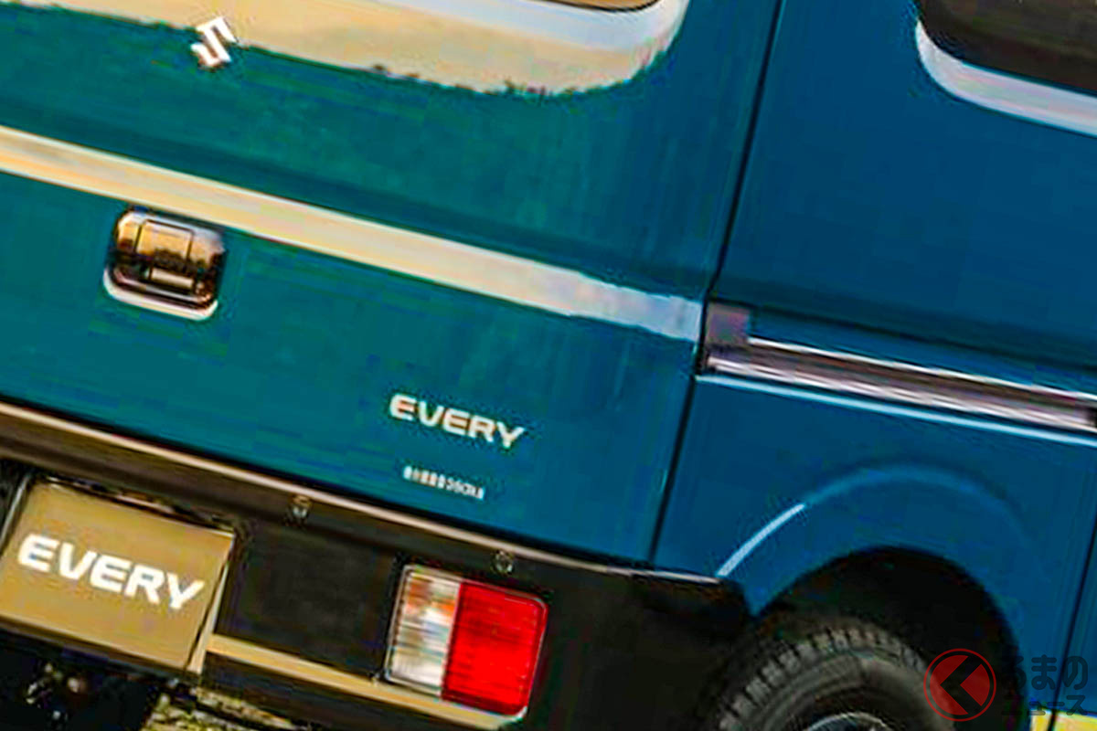 黒バンパー×黒ミラーの「ブラック」なスタイルがカッコイイ！