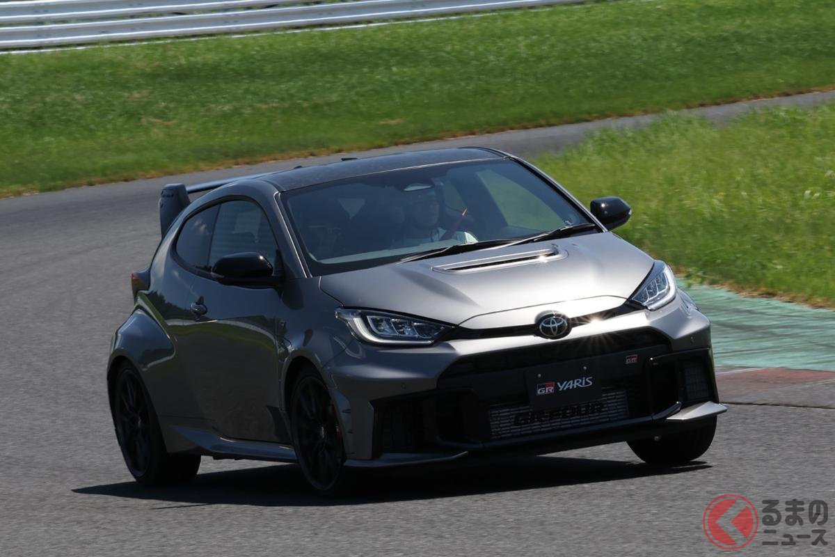 トヨタ「GRヤリス（25式）」の「エアロパフォーマンスパッケージ」装着車を試乗！
