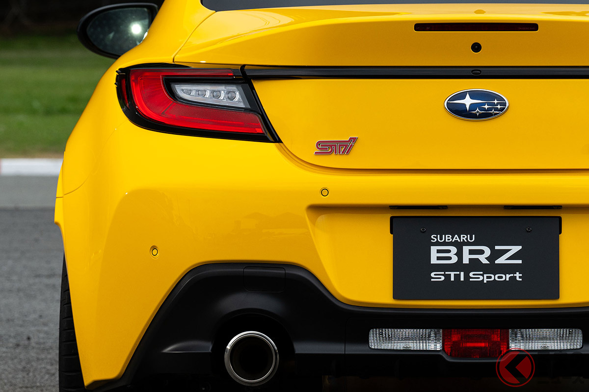 イエローアクセントの内装がイイ!