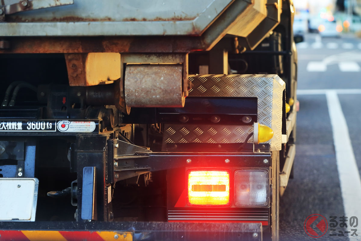 トラックのイメージ（画像：PIXTA／イメージで検挙車両とは無関係です）