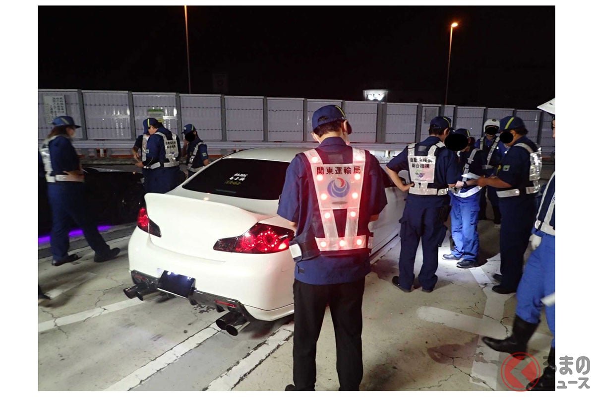 不正改造車の特別街頭検査の様子(画像:関東運輸局)