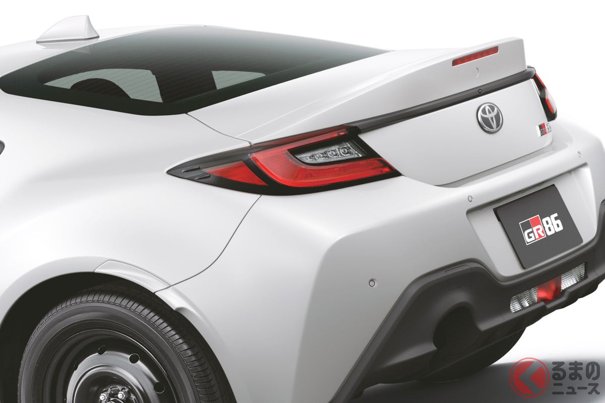 16インチの鉄チンホイールを履くトヨタ「GR86」の最安グレード