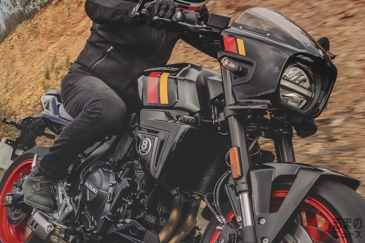 スズキの新型モデル「GSX-8TT」。カウルの無い「GSX-8T」の兄弟車となっています