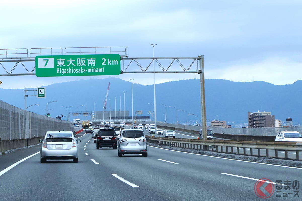 基本は左、追い越しは右!では3車線の真ん中は?(画像はイメージ/フォトAC)