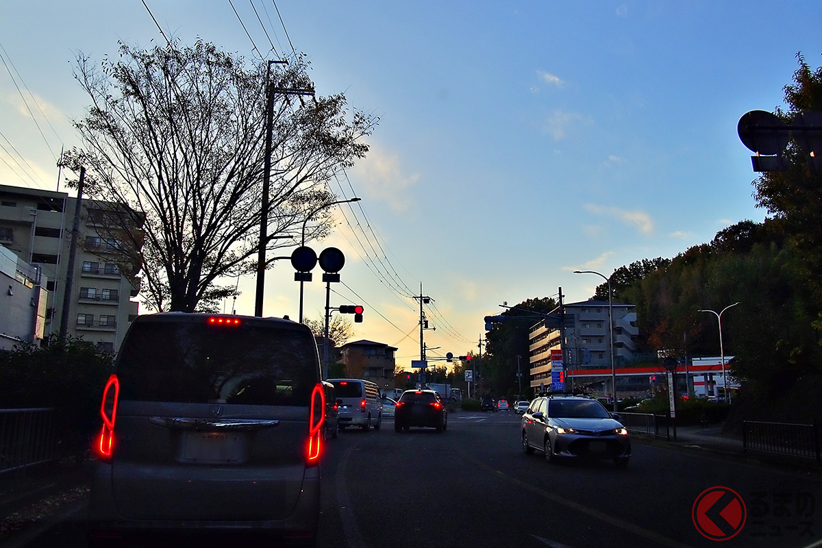 実は10月からが本番。「夕方の事故」多発のワケ(画像はイメージ/フォトAC)