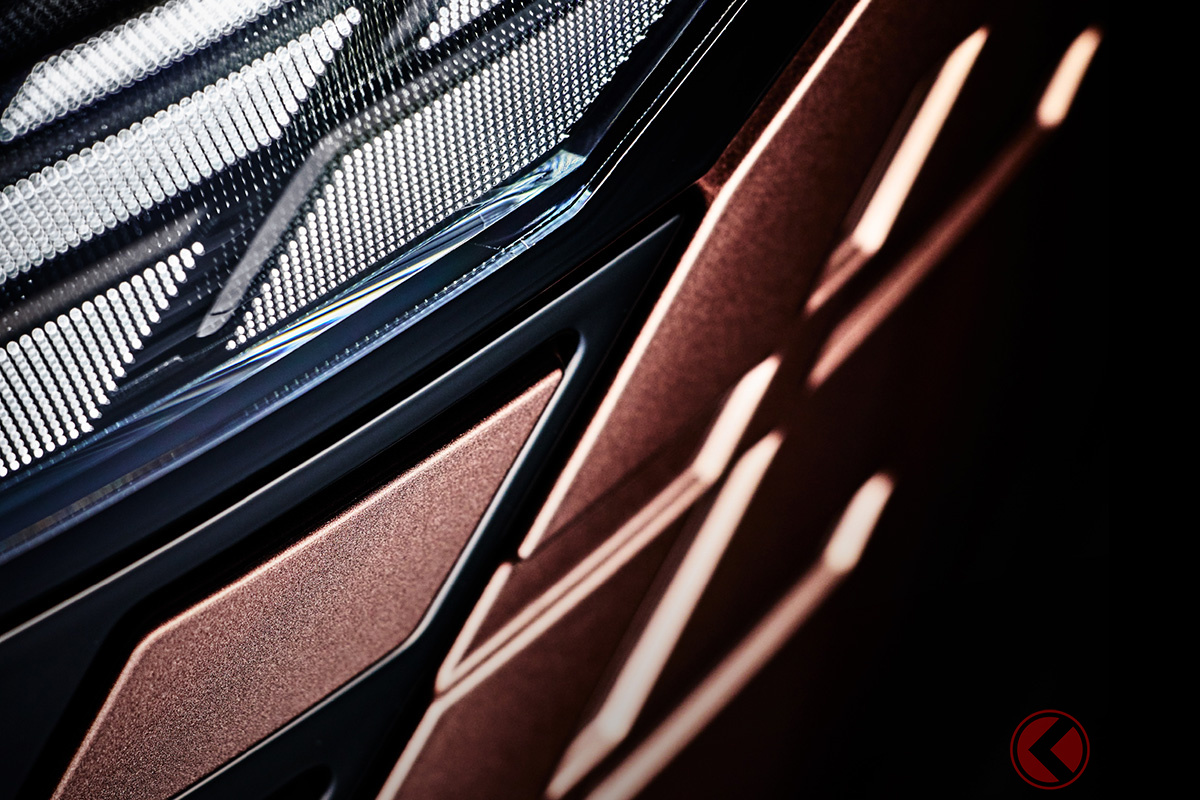 10月29日に新型「エルグランド」を世界初公開（10月9日に公開された新たなティザー画像）