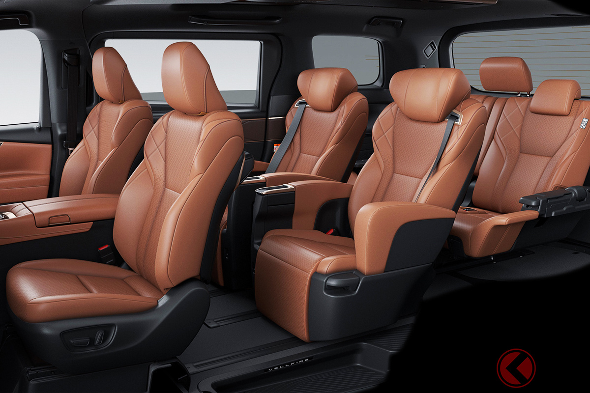 エントリーモデルでもブラウンの内装も選択できる!