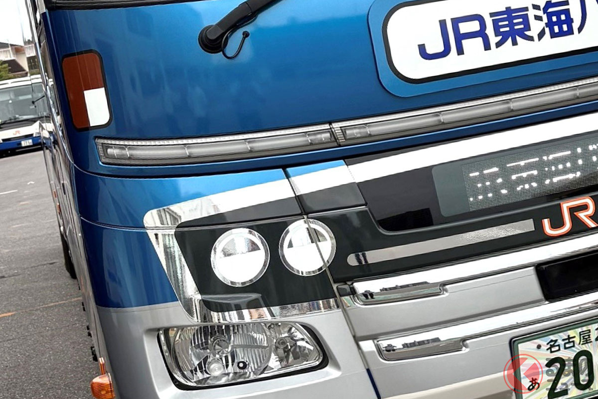 ラッピングで「国鉄専用形式」の名車をリアルに再現!(画像提供:ジェイアール東海バス)