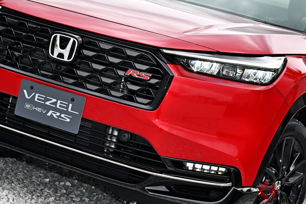 車高を下げたスポーティグレード「ヴェゼル e:HEV RS」
