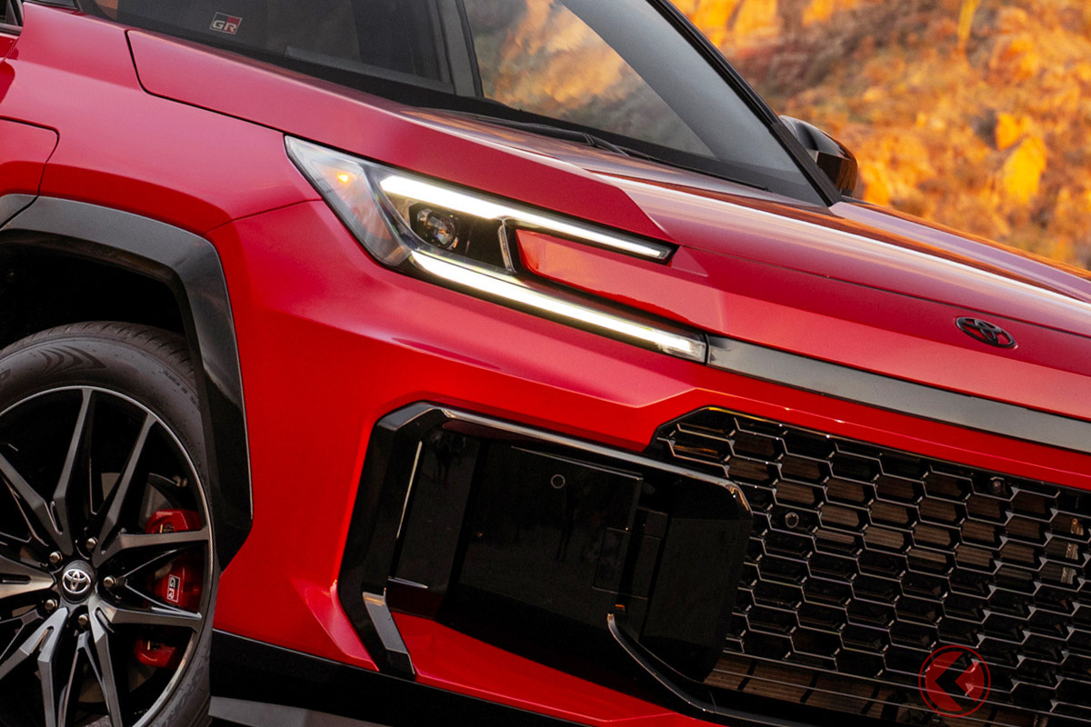 6代目となる新型「RAV4」（GRスポーツ）