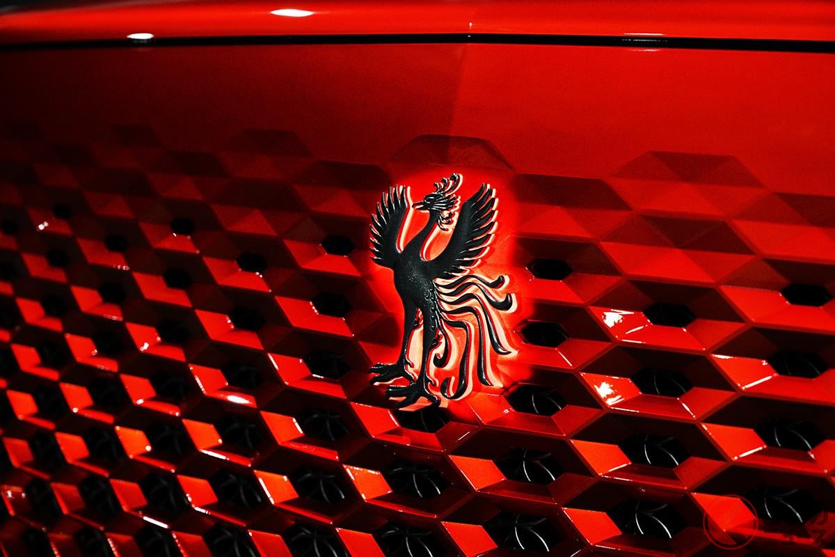 ボディカラーは鮮烈なオレンジ。イメージは「鳳凰復活の“炎”」だという