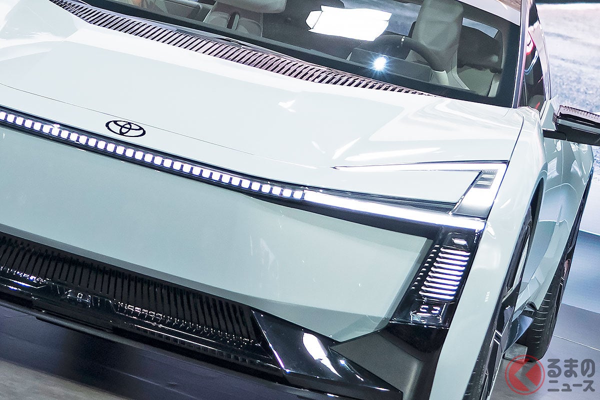 世界初公開されたトヨタ「“新型”カローラ」がスゴい!