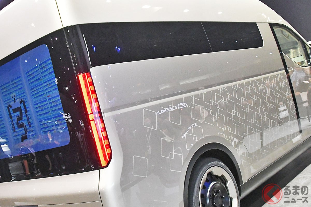 まさに「ハイエース スーパーロング・ハイルーフ」を思わせる「ハイエース コンセプト」