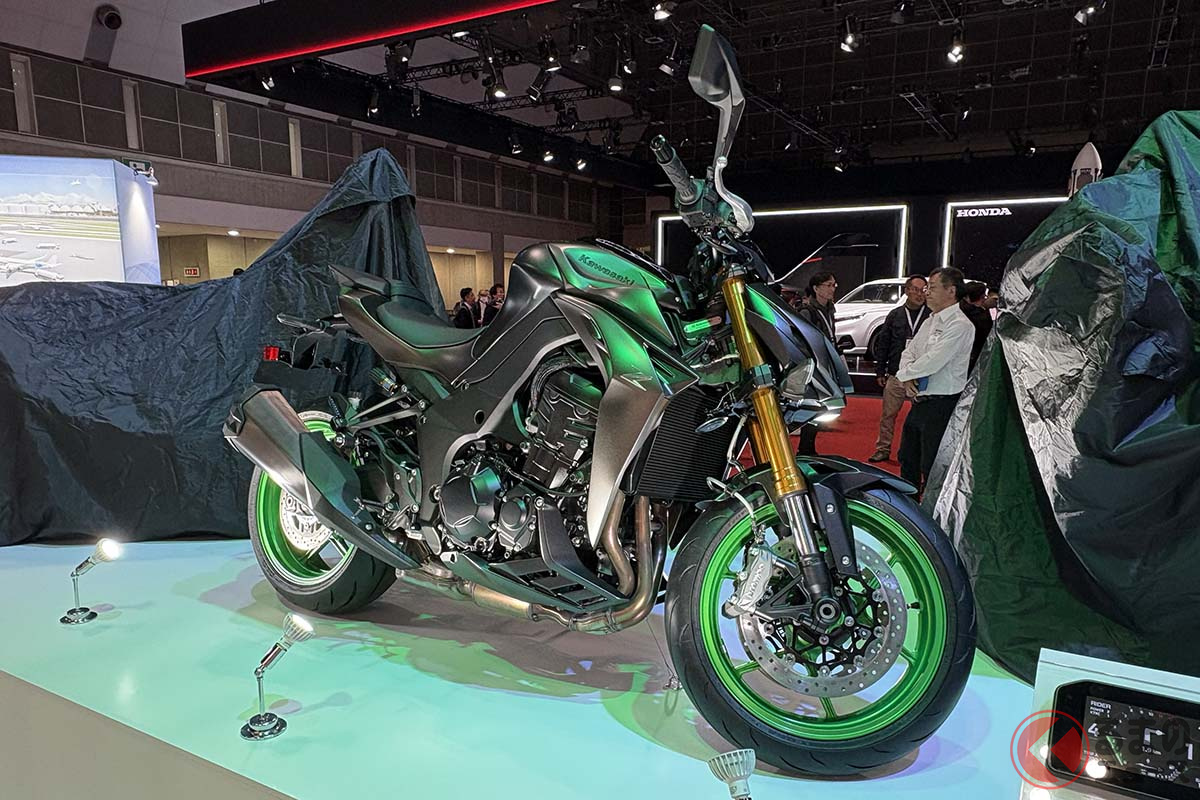ジャパンモビリティショー2025で日本初公開されたカワサキ新型モデル「Z1100 SE」