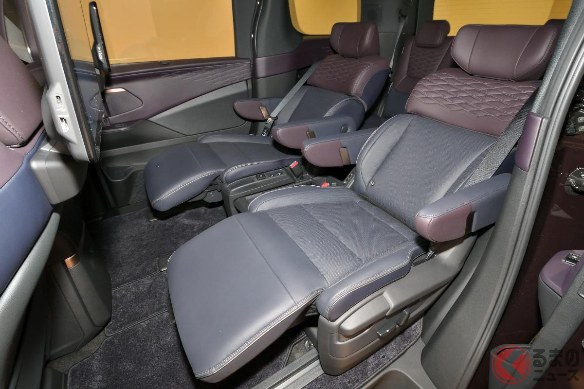 新型「エルグランド」の2列目シート