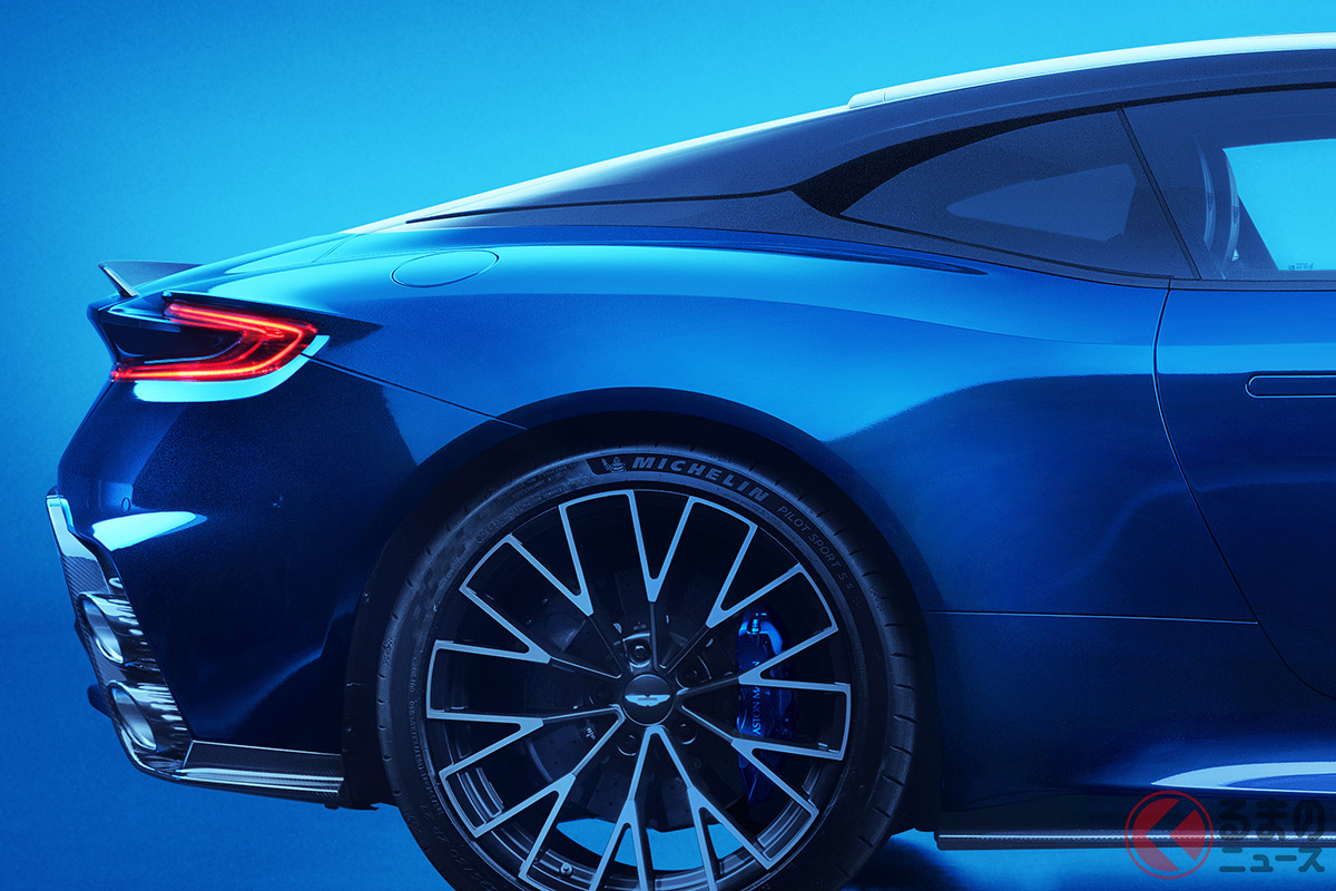 700馬力を発揮するアストンマーティン新型「DB12 S」
