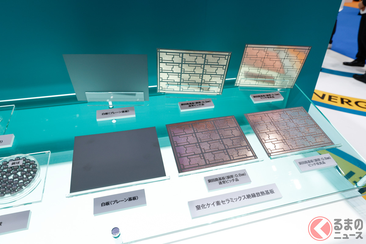 写真の基板は主にパワー半導体(電気自動車のインバーターなど)で発生する熱を効率よく放散しつつ、電気的には完璧に絶縁する役割を持つ部品