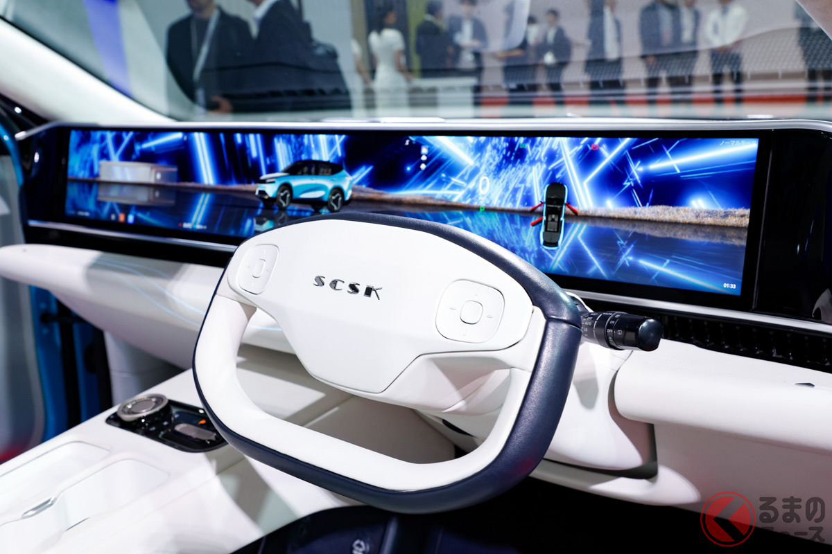 ダッシュボード周辺はSCSKのオリジナル制作。SDVということで、今後機能が追加されていくのだろう