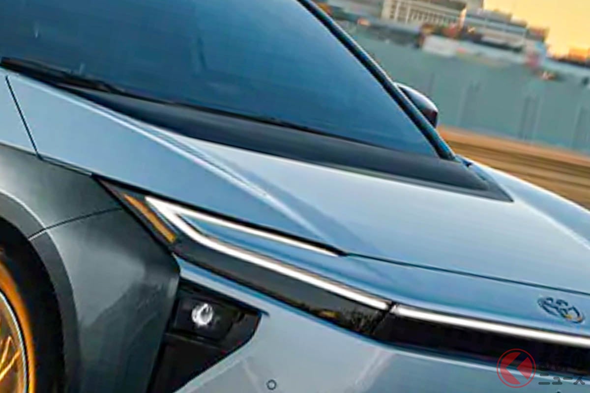 最新サメ顔の4WD専用車!