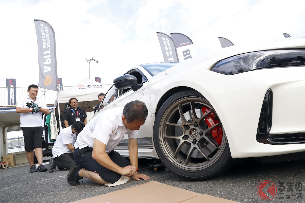 A-PITオートバックス東雲店が持ち込んだシビックタイプR。当日は開発中のECUがインストールされていた