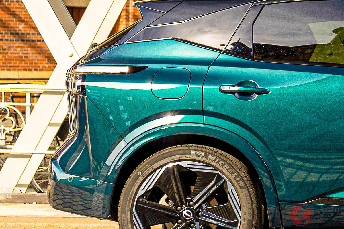 約700万円の新「“コンパクト”SUV」!