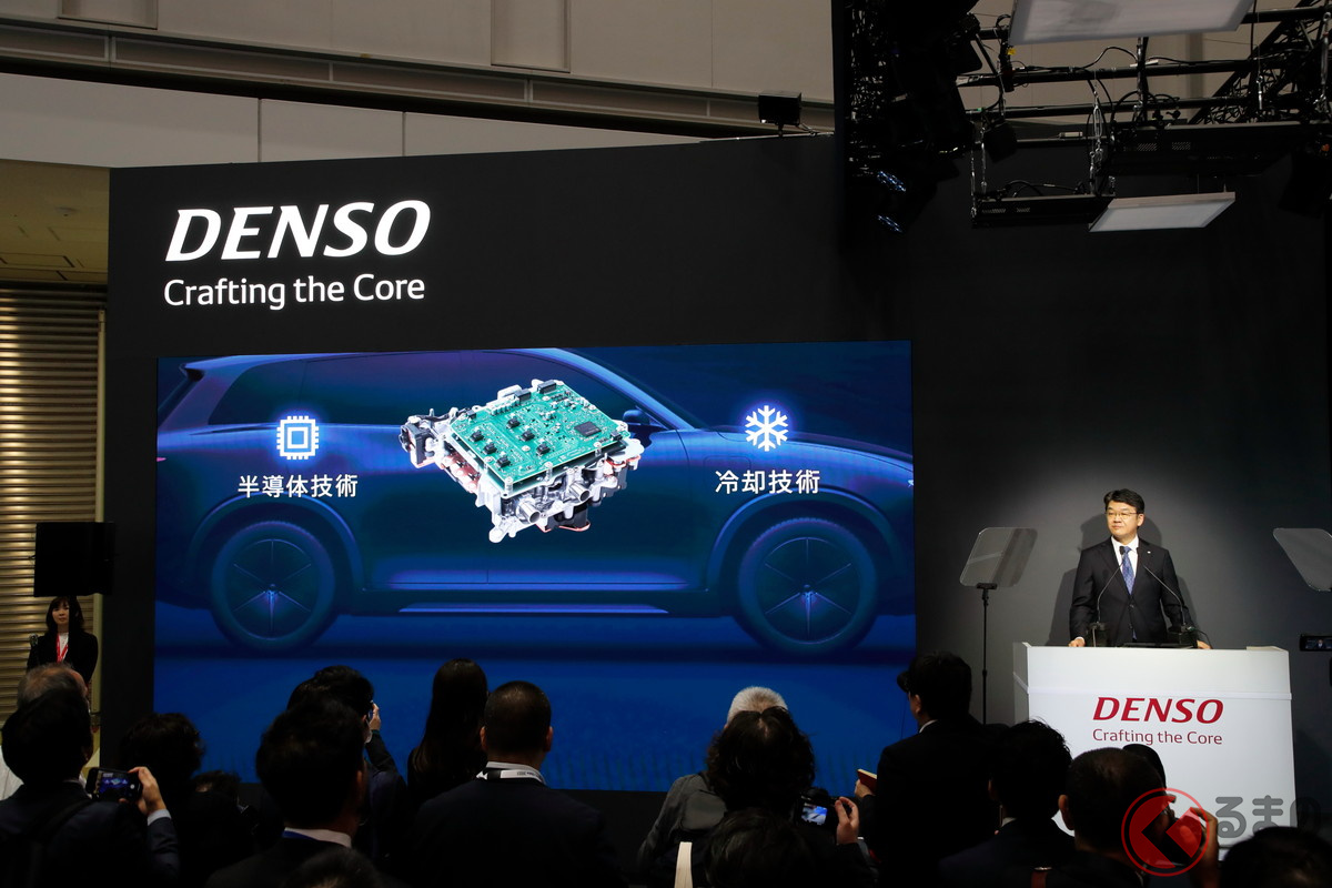 プレスブリーフィングでは林新之助社長が、統合モビリティコンピューターの市場投入目標や、新型インバーターの開発について説明した