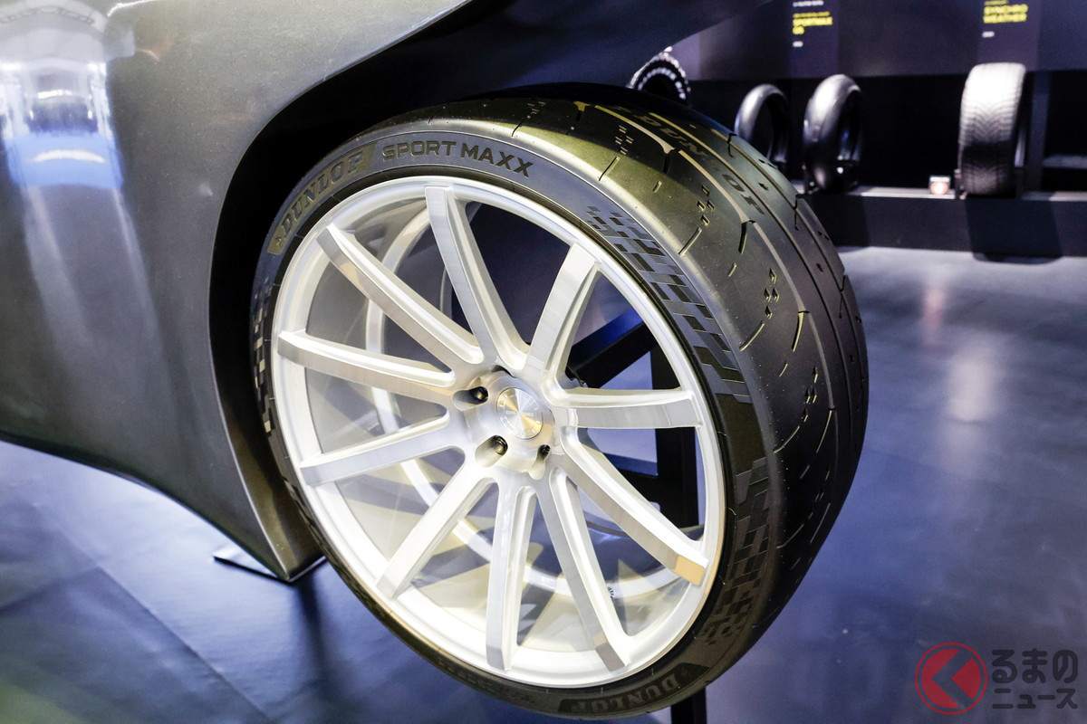 355幅22インチの次世代スポーツマックスも！ ダンロップJMSブースはこれまでの歴史とこれからの未来が分かる