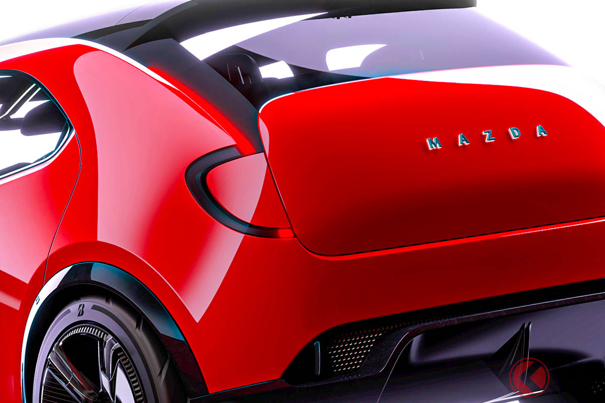 ツルツルボディのマツダ新「コンパクトカー」!