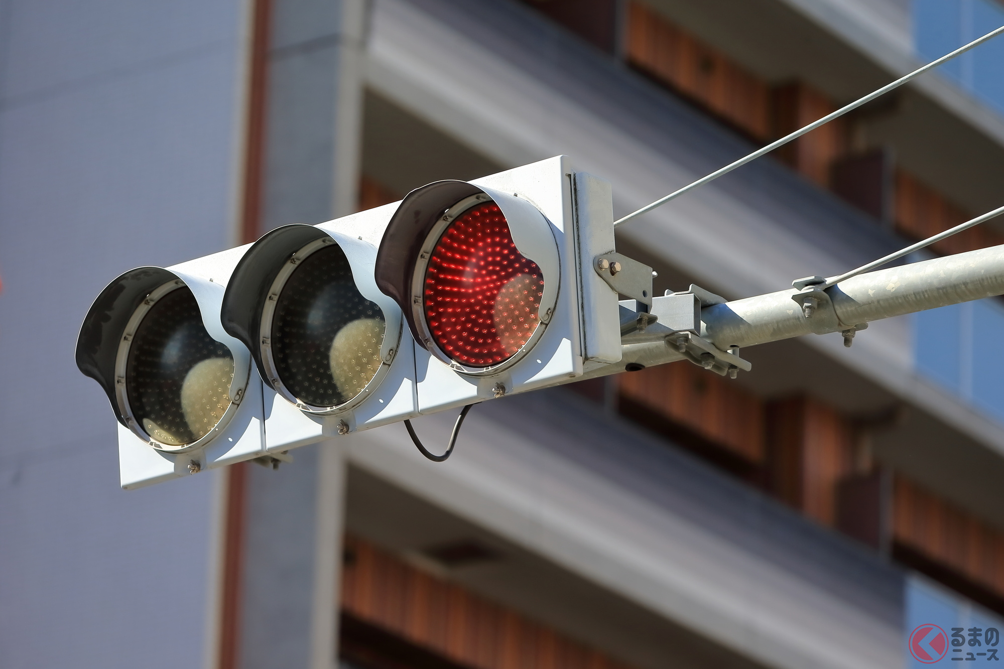 ロシア国籍の男が無免許運転の上、信号無視で逮捕される事案が発生(画像はイメージ、’90 Bantam / PIXTA)